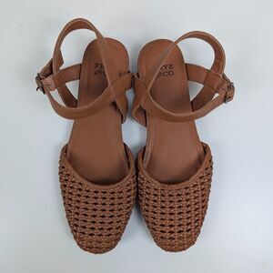 FRYE AND CO. | Brown Woven Flat Sandals Size 7